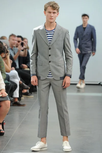 Look 43